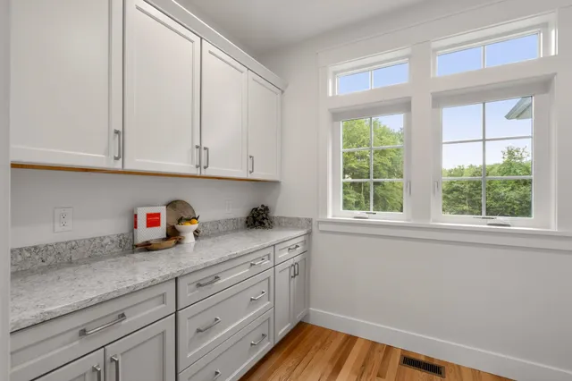 $1,999,999 | 12-41 Knoll Crest Drive, Unit LOT #5 THE HANNAH FLOOR PLAN, Bedford, NH 03110