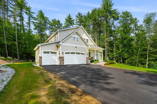 $1,999,999 | 12-41 Knoll Crest Drive, Unit LOT #5 THE HANNAH FLOOR PLAN, Bedford, NH 03110