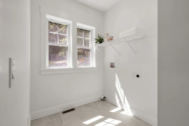 $1,999,999 | 12-41 Knoll Crest Drive, Unit LOT #5 THE HANNAH FLOOR PLAN, Bedford, NH 03110