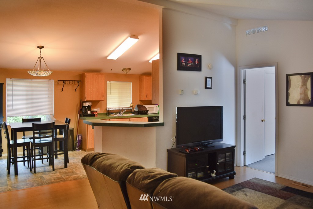 5801 Sunnyslope Road Southwest Port Orchard, WA 98367 - Photo 3 of 24 Gallery Image 3