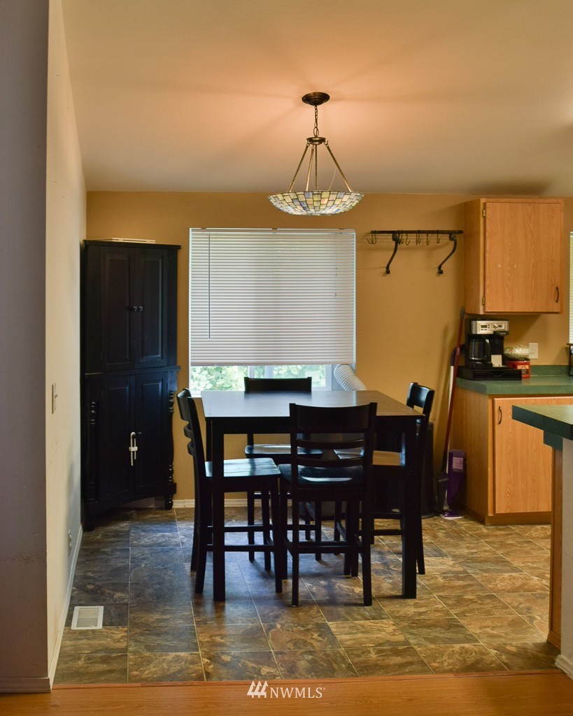 5801 Sunnyslope Road Southwest Port Orchard, WA 98367 - Photo 6 of 24 Gallery Image 6