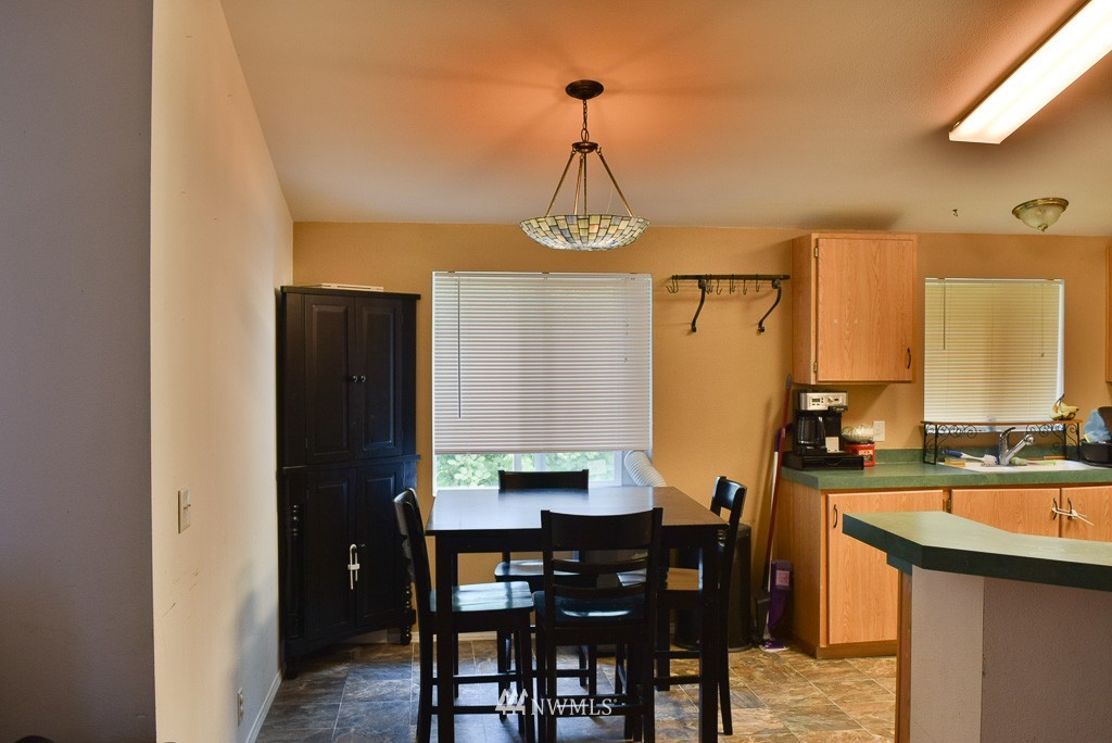 5801 Sunnyslope Road Southwest Port Orchard, WA 98367 - Photo 7 of 24 Gallery Image 7