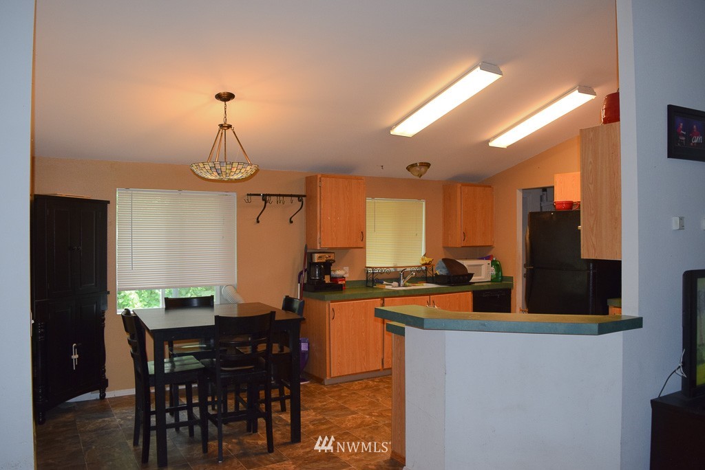 5801 Sunnyslope Road Southwest Port Orchard, WA 98367 - Photo 8 of 24 Gallery Image 8