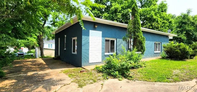 $169,500 | 115 North 5th Street, De Soto, MO 63020