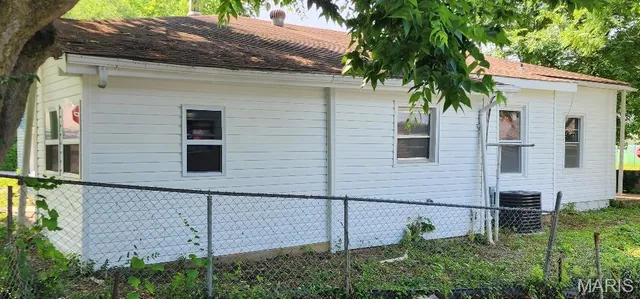 $169,500 | 115 North 5th Street, De Soto, MO 63020