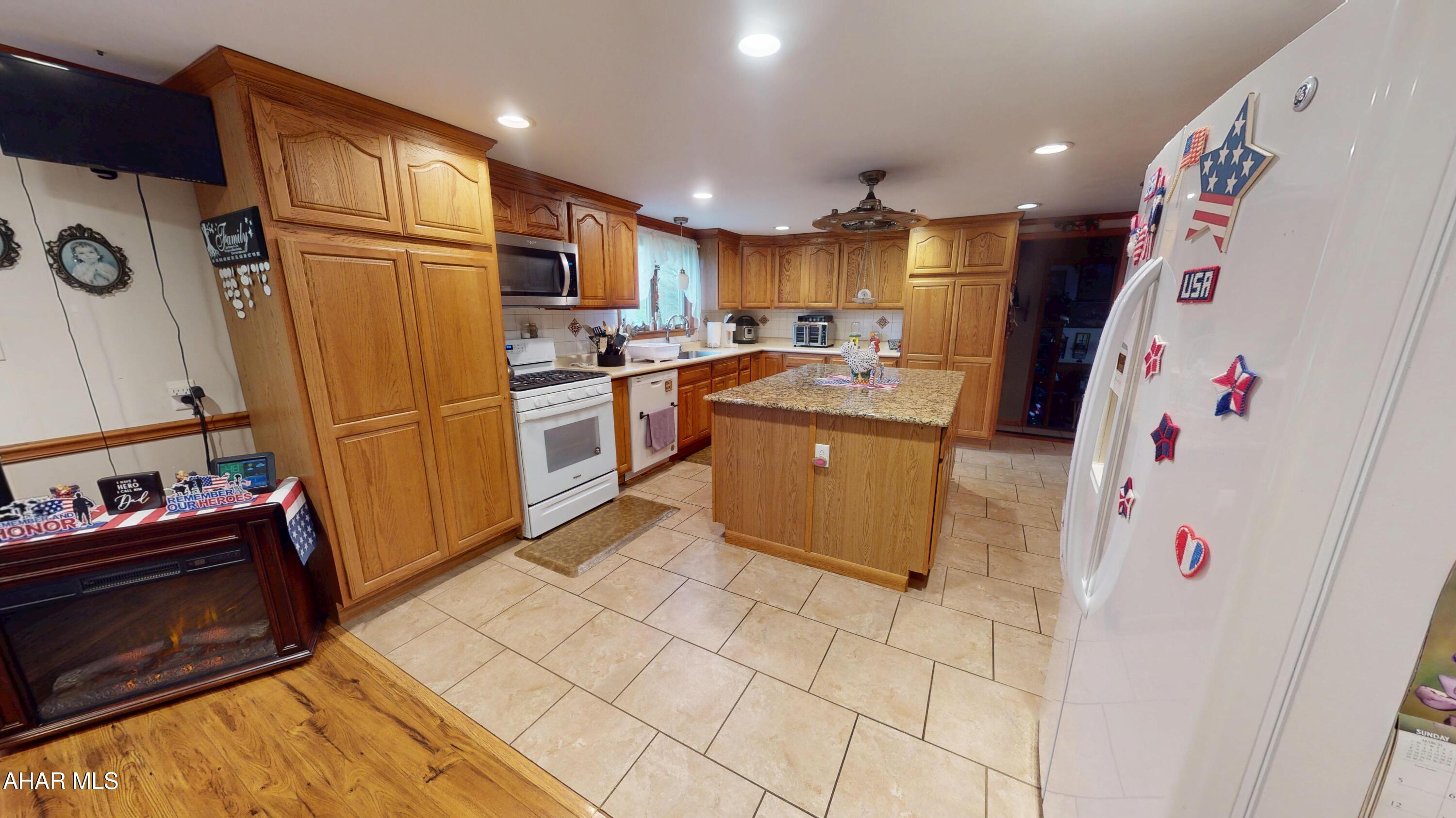 426 Duman Road Ebensburg, PA 15931 - Photo 6 of 34