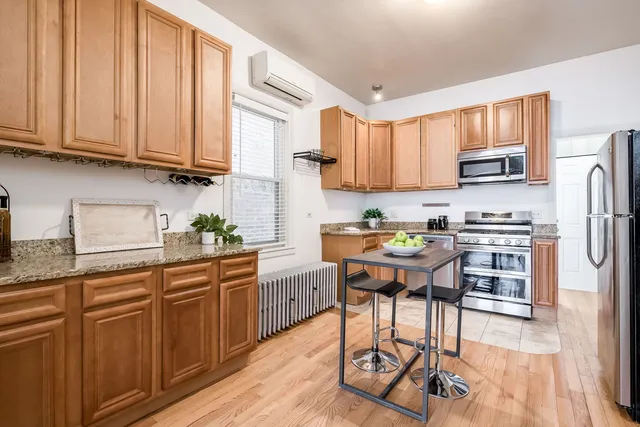 $625,000 | 2122 North Stave Street, Chicago, IL 60647
