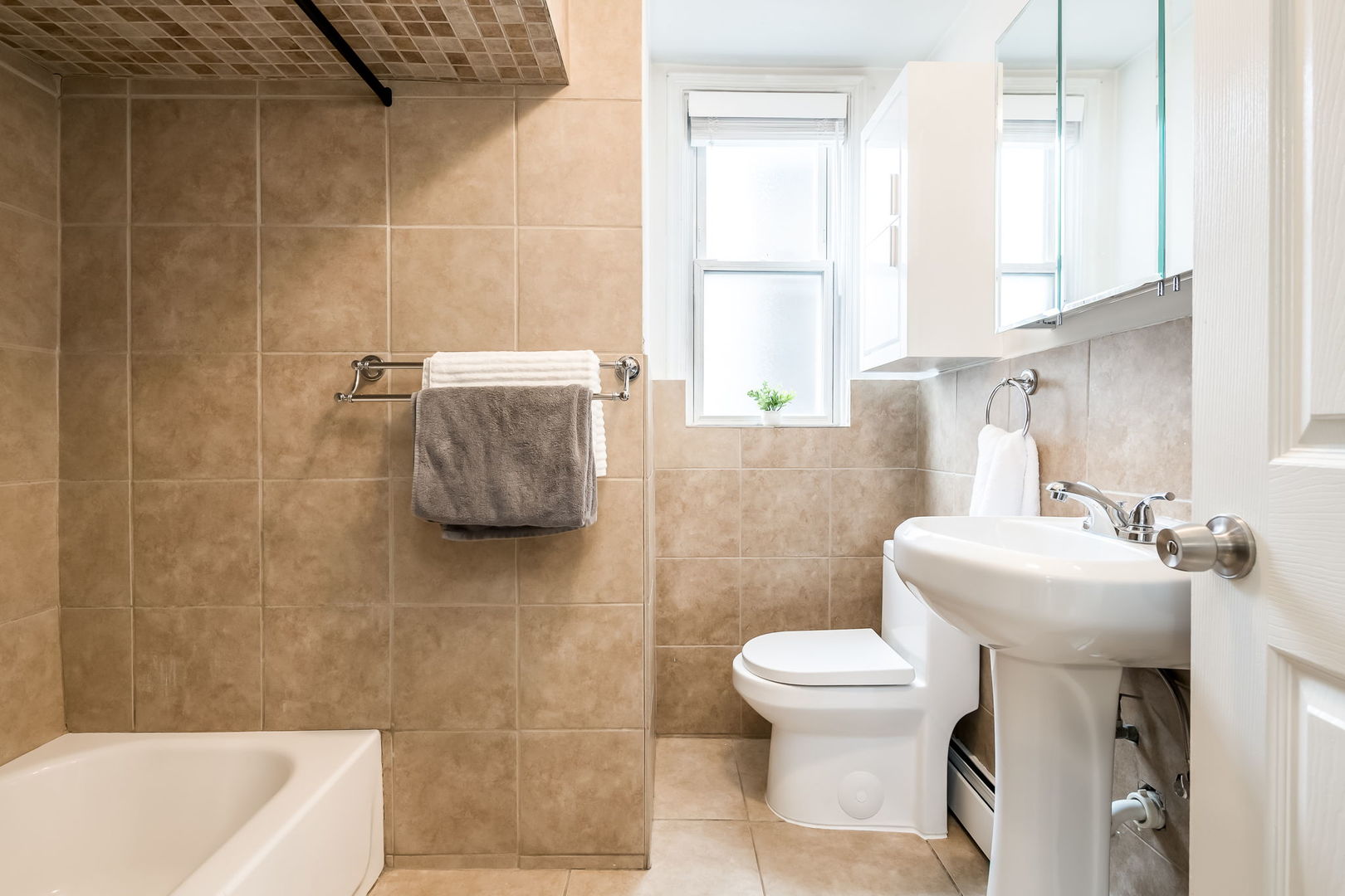 2122 North Stave Street Chicago, IL 60647 - Photo 7 of 23