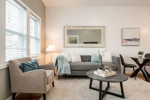 $625,000 | 2122 North Stave Street, Chicago, IL 60647