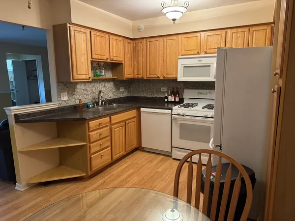 $229,900 | 344 Sheridan Drive, Unit 1C, Willowbrook, IL 60527