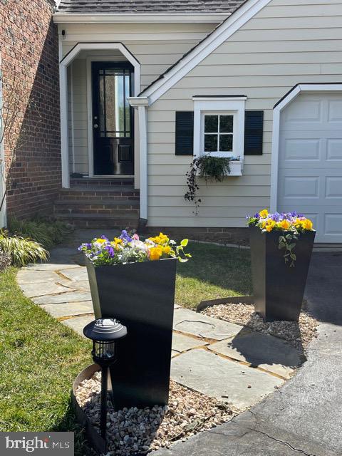 7722 Greentree Road Bethesda, MD 20817 - Photo 12 of 66 2nd entrance & 2 car garage, flower box detail