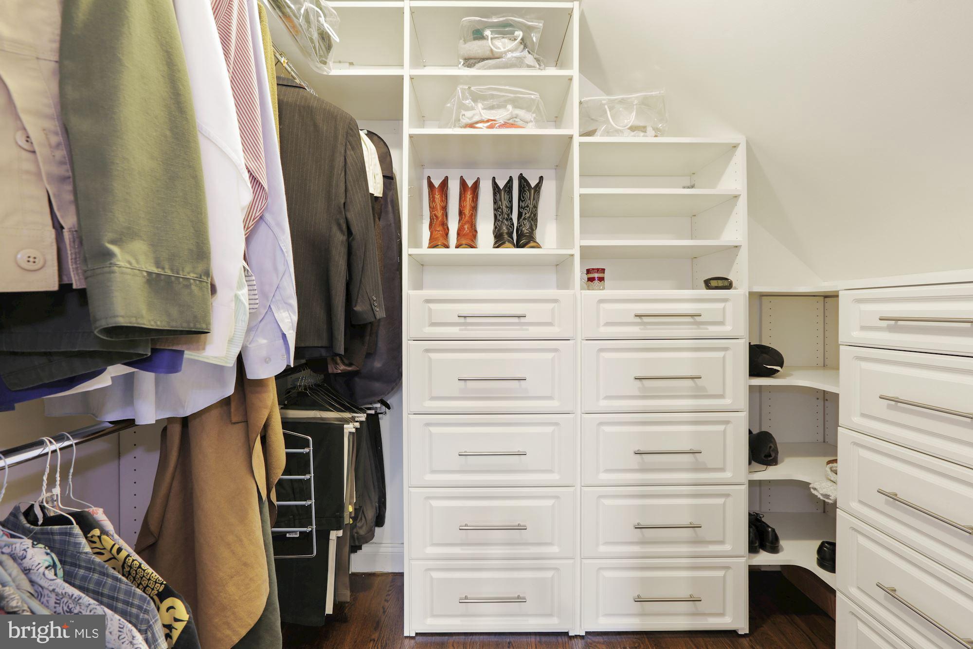 7722 Greentree Road Bethesda, MD 20817 - Photo 29 of 66 2 walk in closet in master suite top floor