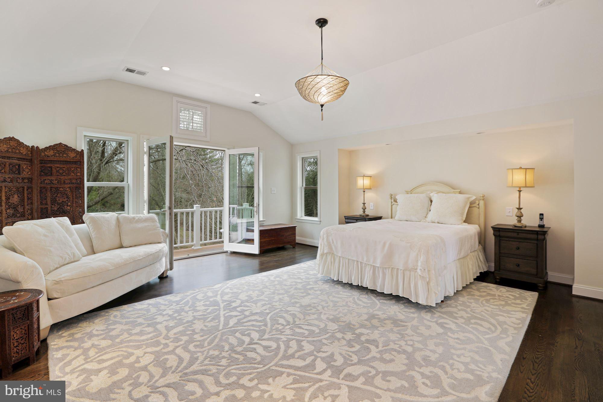7722 Greentree Road Bethesda, MD 20817 - Photo 5 of 66 2nd Master suite top floor w/balcony