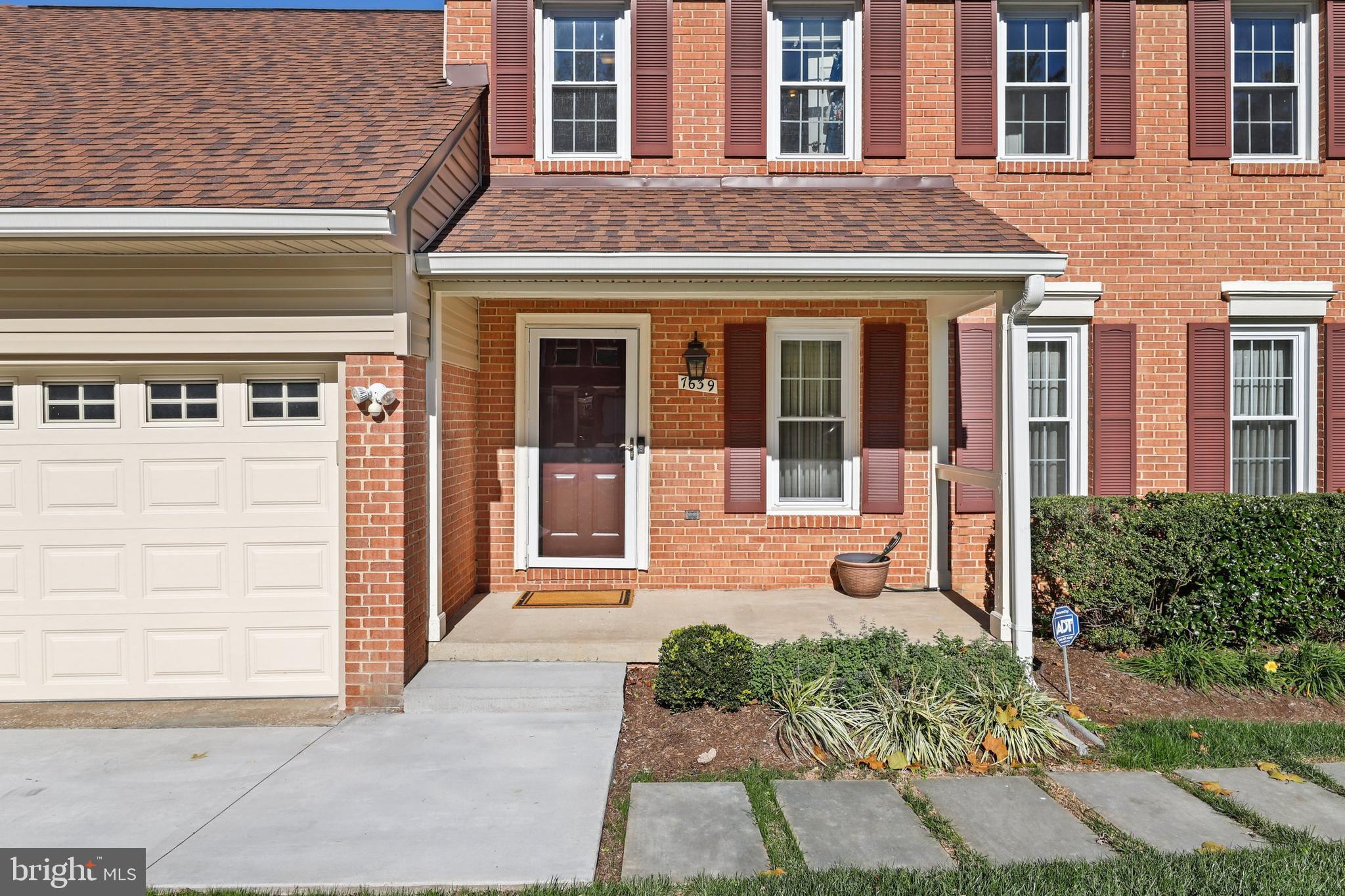 7639 Chancellor Way Springfield, VA 22153 - Photo 3 of 9 Gallery Image 3