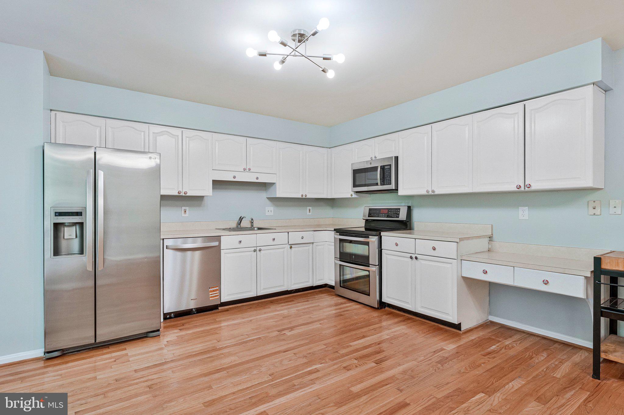 7204 Olde Lantern Way Springfield, VA 22152 - Photo 9 of 35 Gallery Image 9