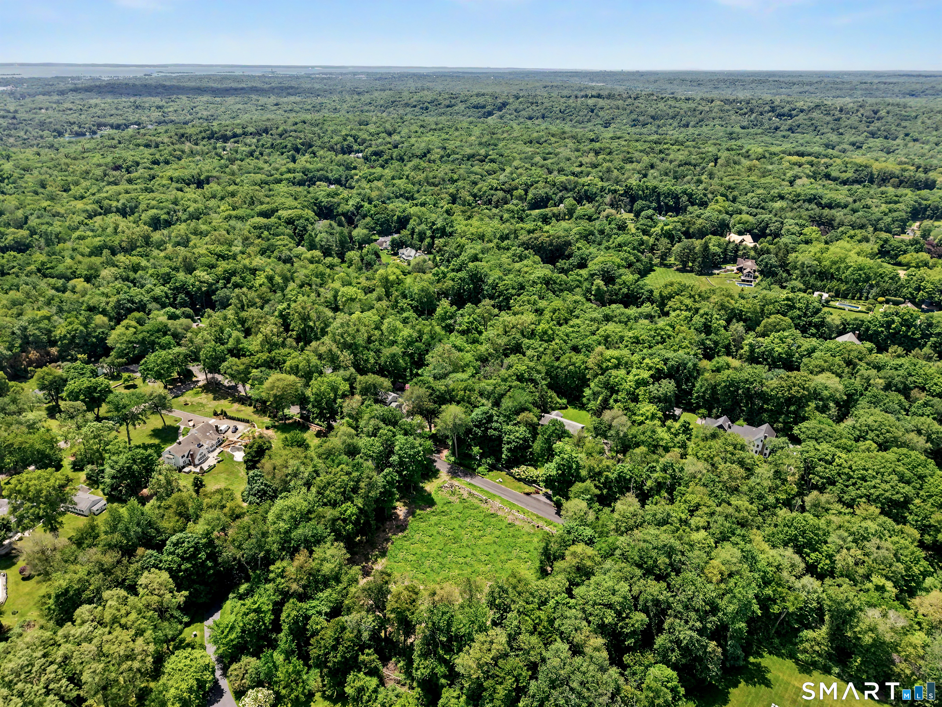 8 Norfield Woods Road Weston, CT 06883 - Photo 4 of 18
