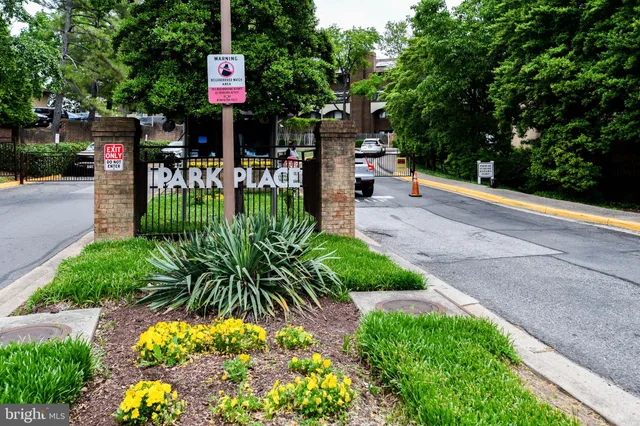 $374,000 | 49 Hawthorne Court Northeast, Washington, DC 20017