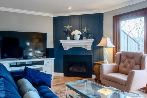 $399,900 | 10 Rondout Harbor, Port Ewen, NY 12466