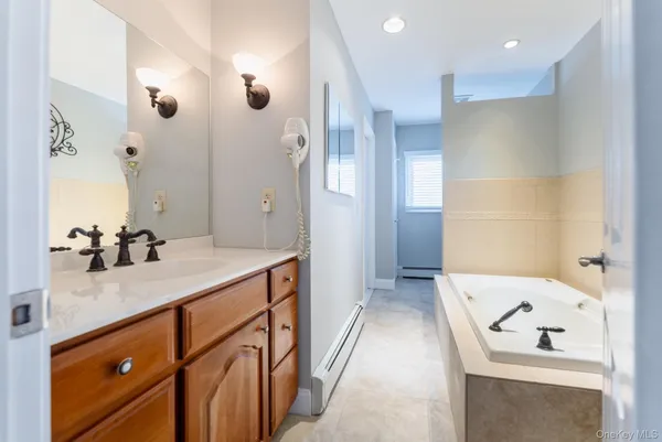 $399,900 | 10 Rondout Harbor, Port Ewen, NY 12466