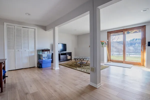 $399,900 | 10 Rondout Harbor, Port Ewen, NY 12466