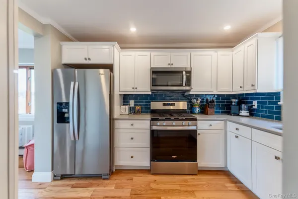 $399,900 | 10 Rondout Harbor, Port Ewen, NY 12466