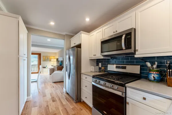 $399,900 | 10 Rondout Harbor, Port Ewen, NY 12466