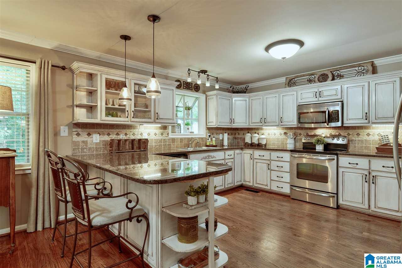 2805 Red Leaf Circle Bessemer, AL 35023 - Photo 17 of 48