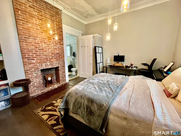 $3,795 | 546 Chapel Street, Unit 2, New Haven, CT 06511