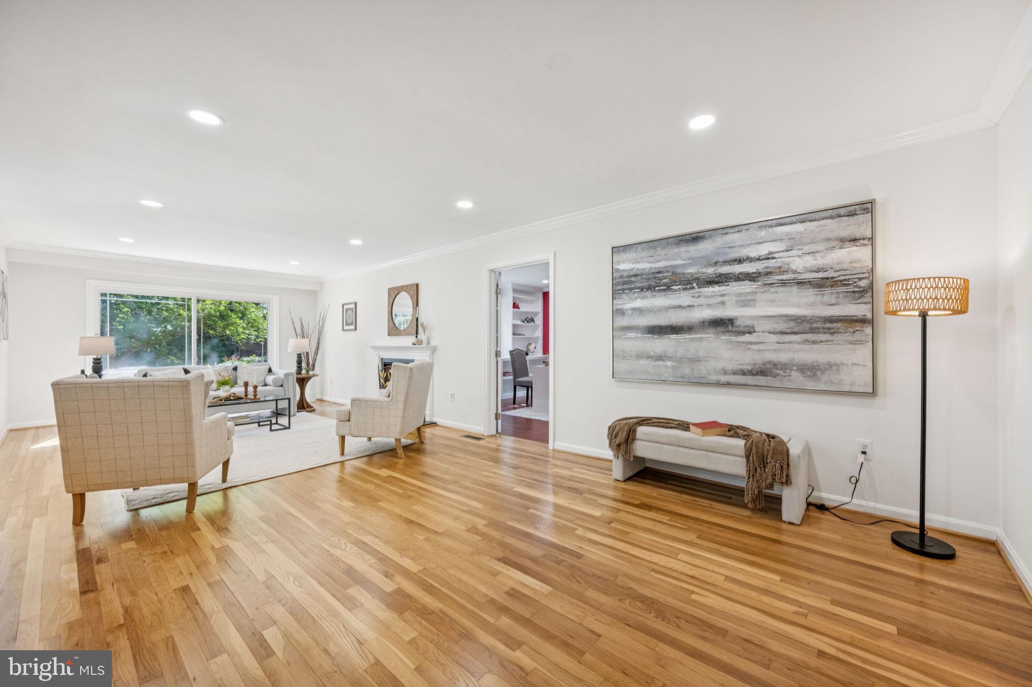 10600 Vantage Court Potomac, MD 20854 - Photo 4 of 51 a view of a room with furniture and wooden floor