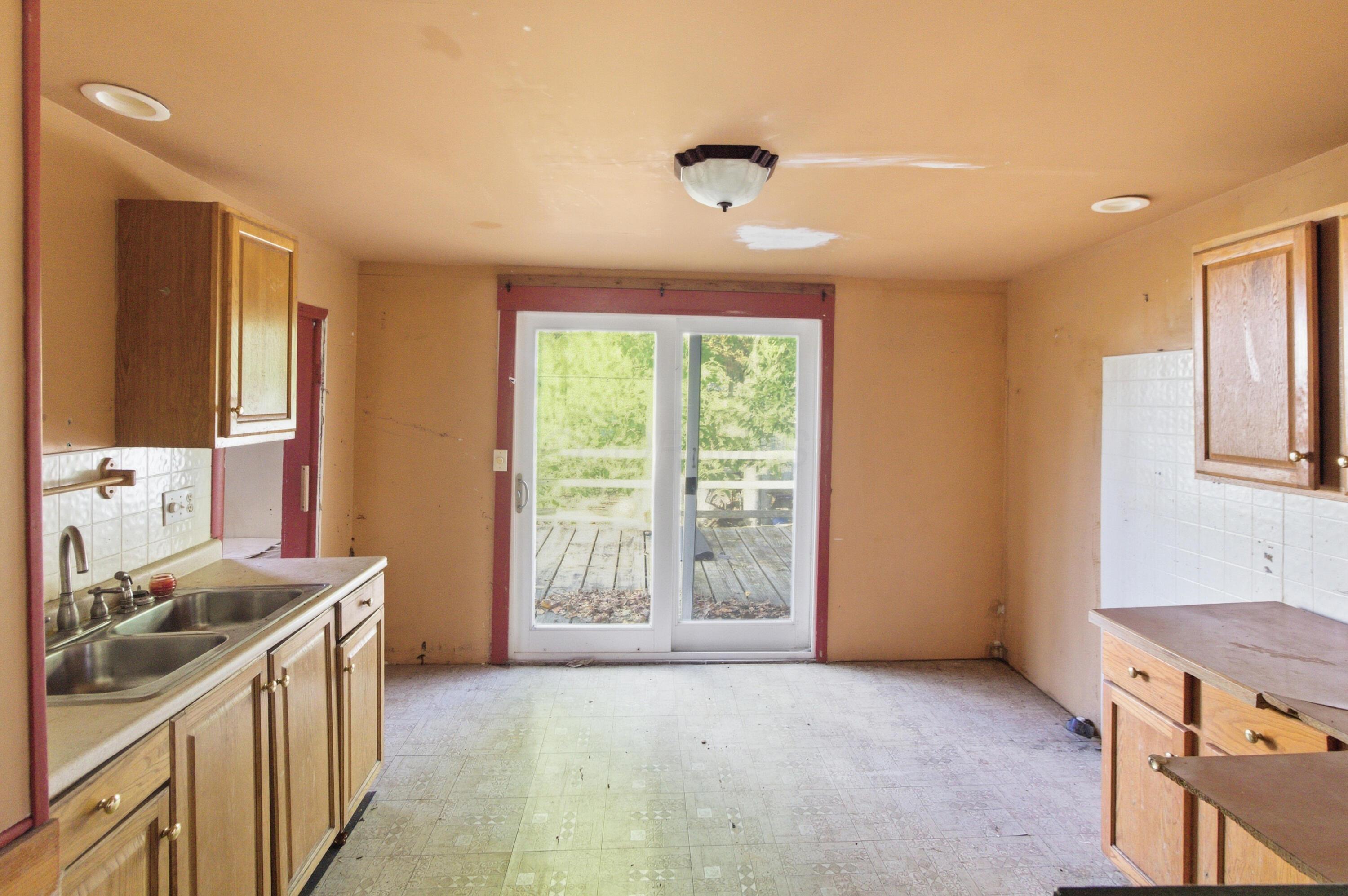 210 State Street Edison, OH 43320 - Photo 6 of 30 210 State St (6)
