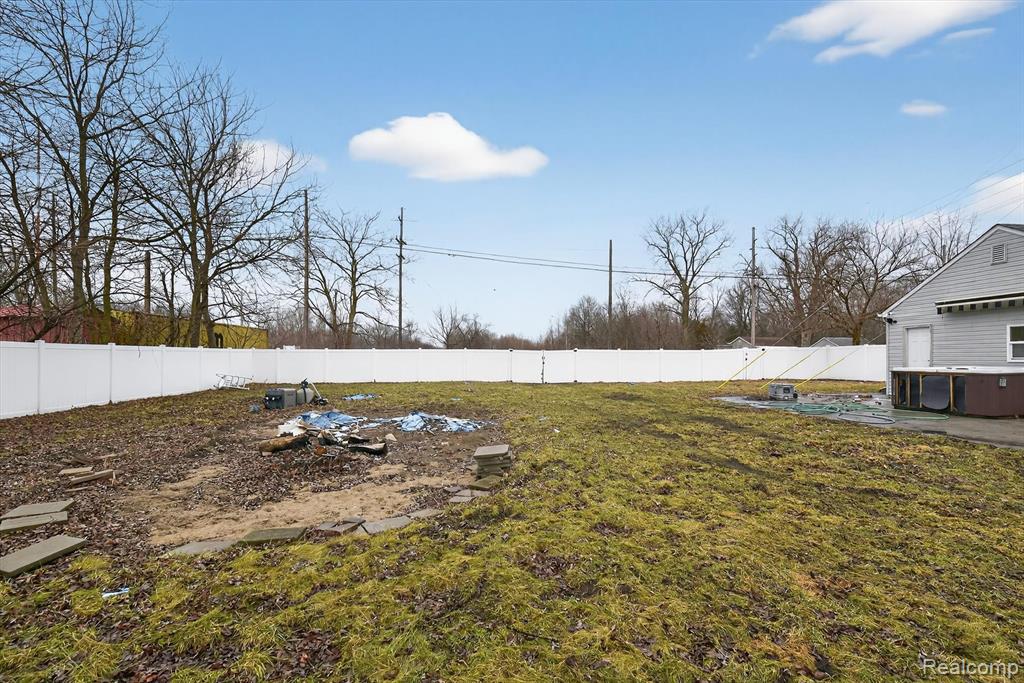 12751 Jones Street Carleton, MI 48117 - Photo 40 of 41