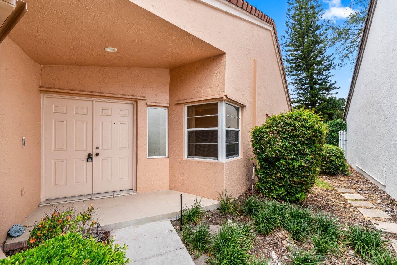 10001 Country Brook Road Boca Raton, FL 33428 - Photo 2 of 25 004-10001CountryBrookRoad-BocaRaton-FL-3