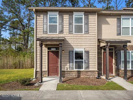 $1,350 | 401 Sullivan Loop Road, Midway Park, NC 28544