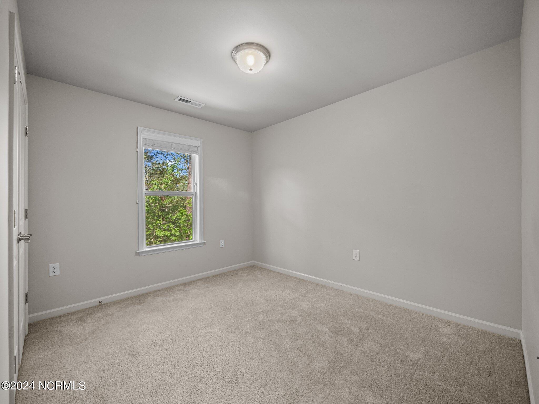 401 Sullivan Loop Road Midway Park, NC 28544 - Photo 11 of 21 26-web-or-mls-P4070074