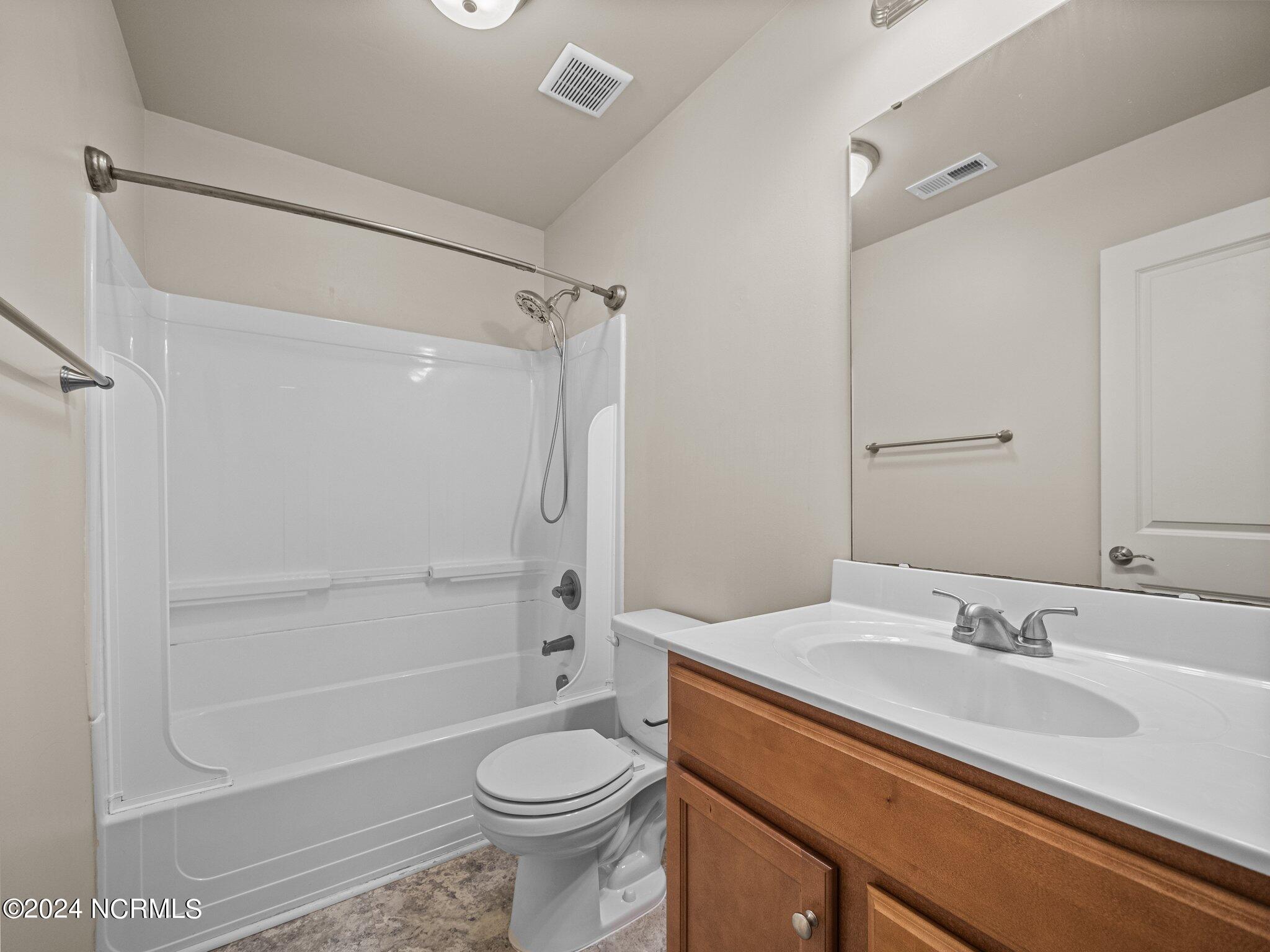 401 Sullivan Loop Road Midway Park, NC 28544 - Photo 13 of 21 29-web-or-mls-P4070089