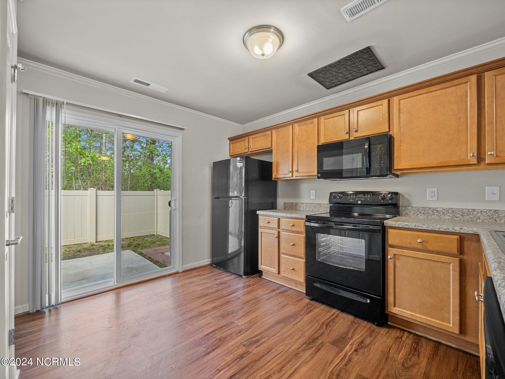 401 Sullivan Loop Road Midway Park, NC 28544 - Photo 5 of 21 18-web-or-mls-P4070029
