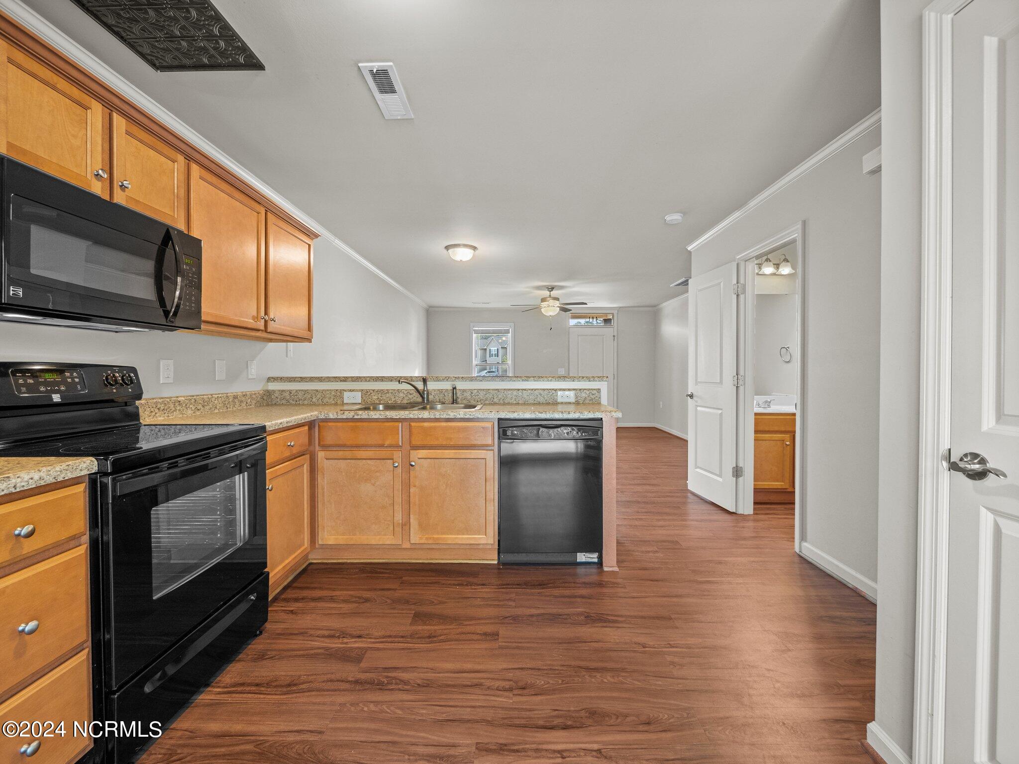 401 Sullivan Loop Road Midway Park, NC 28544 - Photo 7 of 21 20-web-or-mls-P4070044