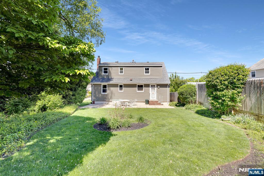 287 Jackson Avenue Rutherford, NJ 07070 - Photo 29 of 36 a view of a back yard of the house