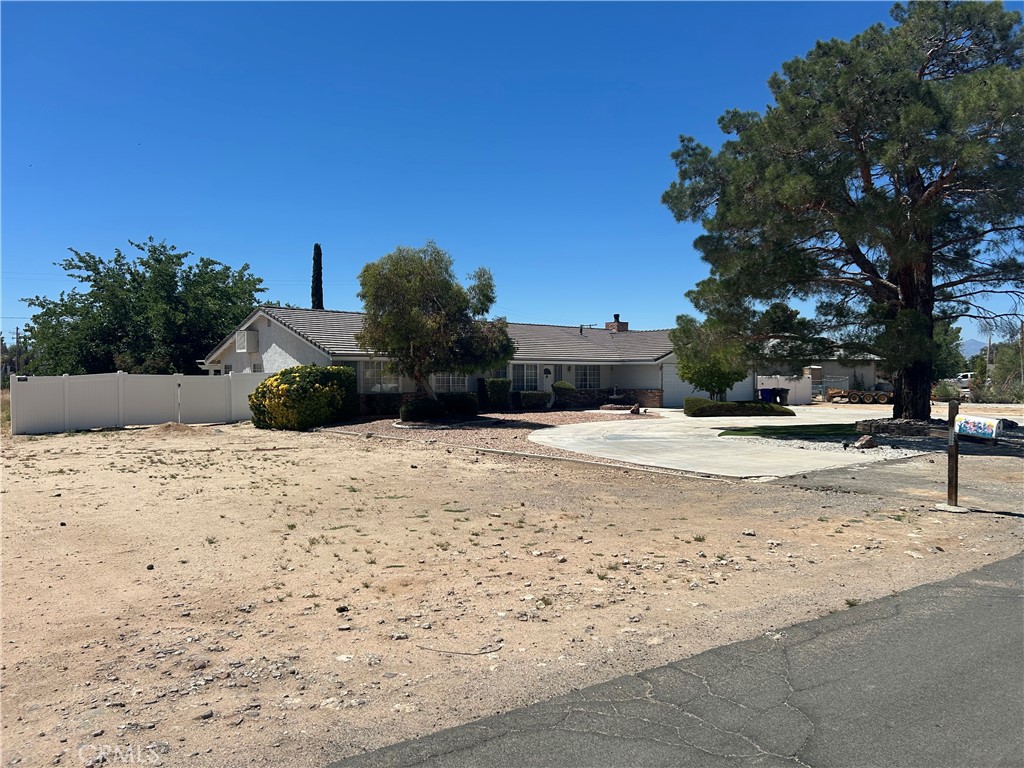 20187 Itasca Road Apple Valley, CA 92308 - Photo 3 of 35 a view of road view