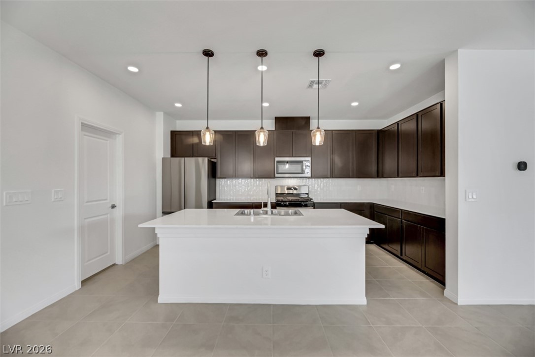 9147 Aspendale Rnch Court Las Vegas, NV 89139 - Photo 7 of 17