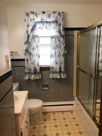 324 Stapleton Road Springfield, MA 01109 - Photo 11 of 22