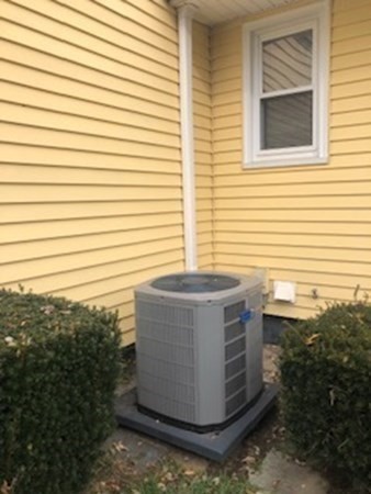 324 Stapleton Road Springfield, MA 01109 - Photo 17 of 22