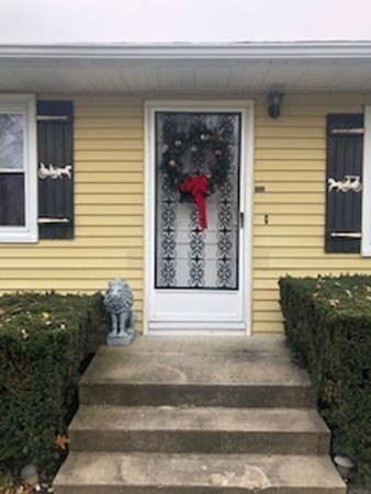 324 Stapleton Road Springfield, MA 01109 - Photo 2 of 22