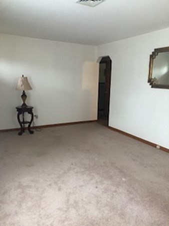 324 Stapleton Road Springfield, MA 01109 - Photo 5 of 22