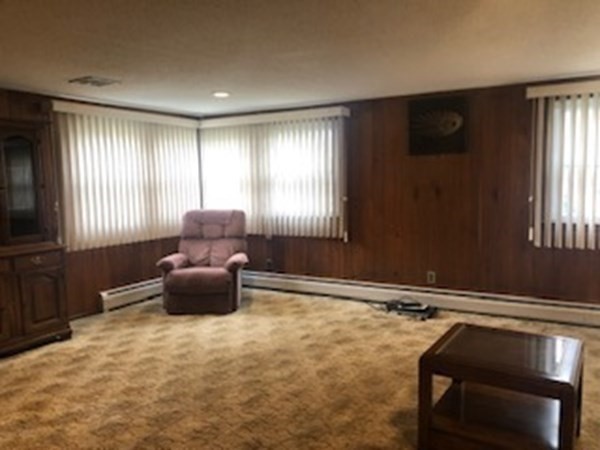 324 Stapleton Road Springfield, MA 01109 - Photo 10 of 22