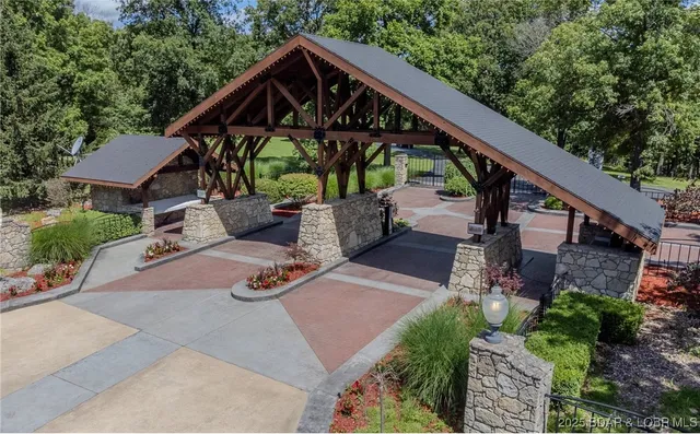 $198,000 | 32 Big Cedar Drive, Camdenton, MO 65020