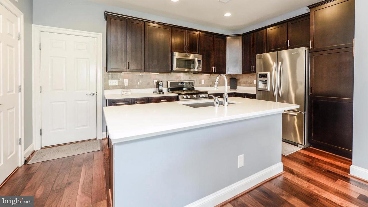 42823 Burrell Square Ashburn, VA 20147 - Photo 4 of 17
