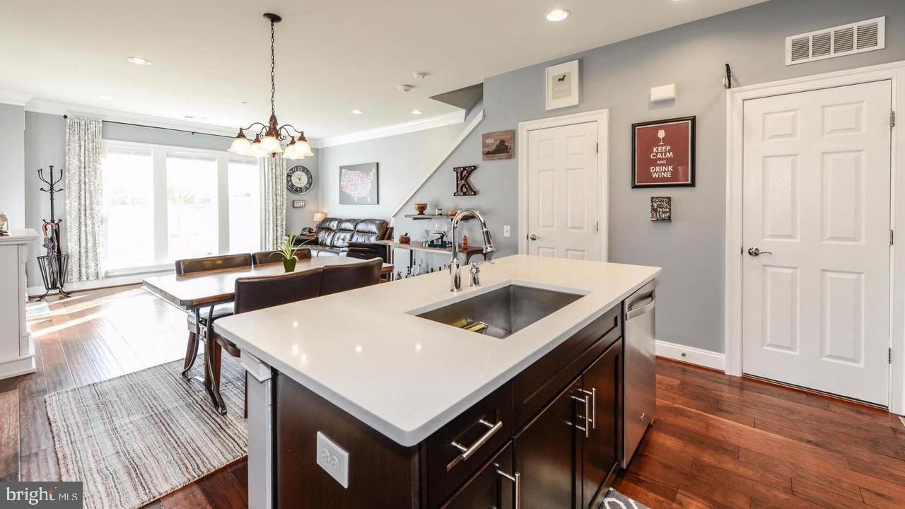 42823 Burrell Square Ashburn, VA 20147 - Photo 5 of 17