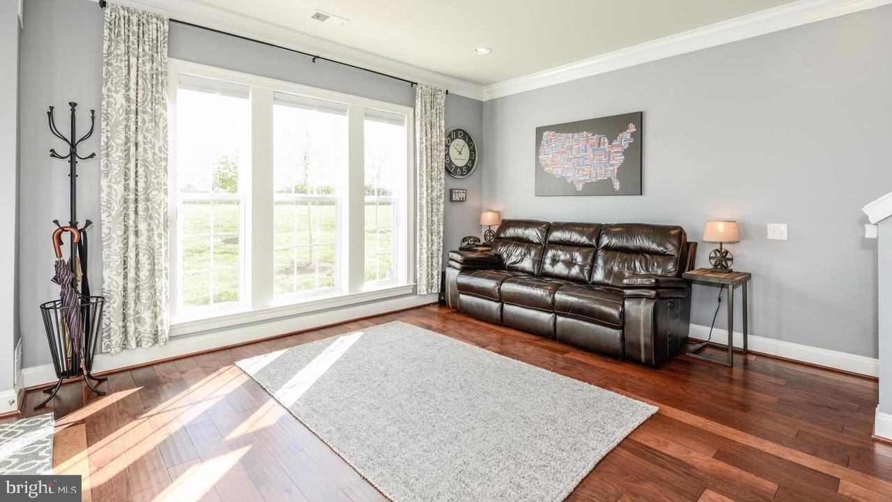 42823 Burrell Square Ashburn, VA 20147 - Photo 8 of 17