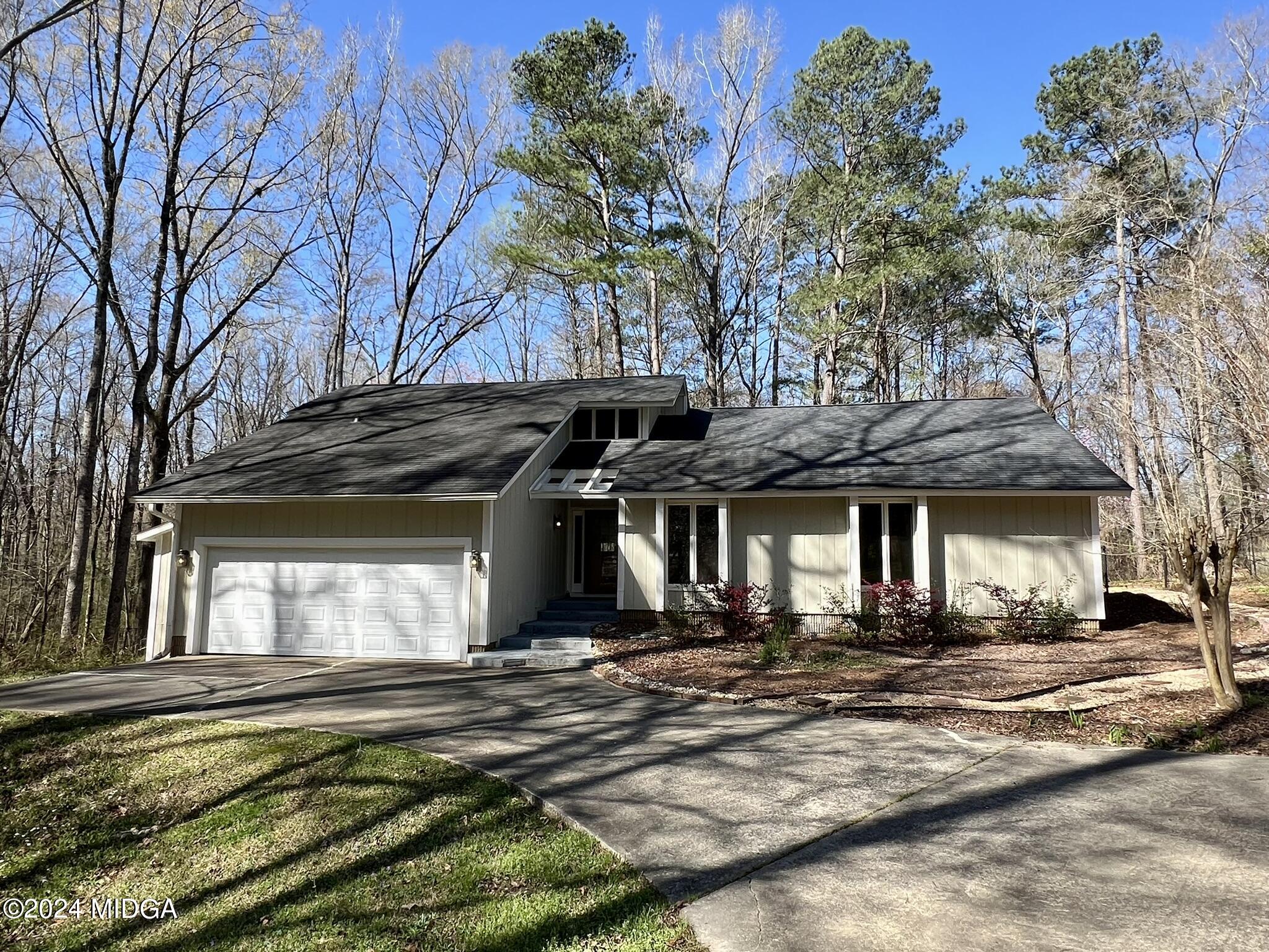 991 Wimbledon Road Macon, GA 31210 - Photo 1 of 42 Front